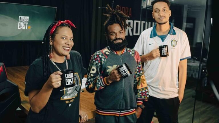Vozes Negras: Podcast protagonizado por artistas negros realiza oficina inédita