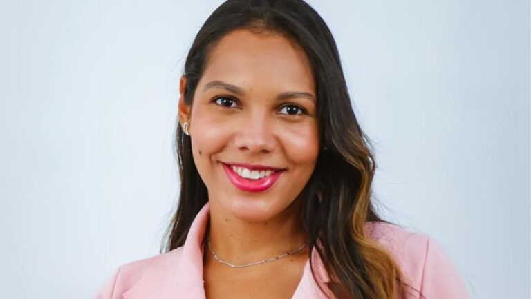 Juliana Milan: A Esteticista que Transforma Vidas por Meio do Empreendedorismo e Beleza