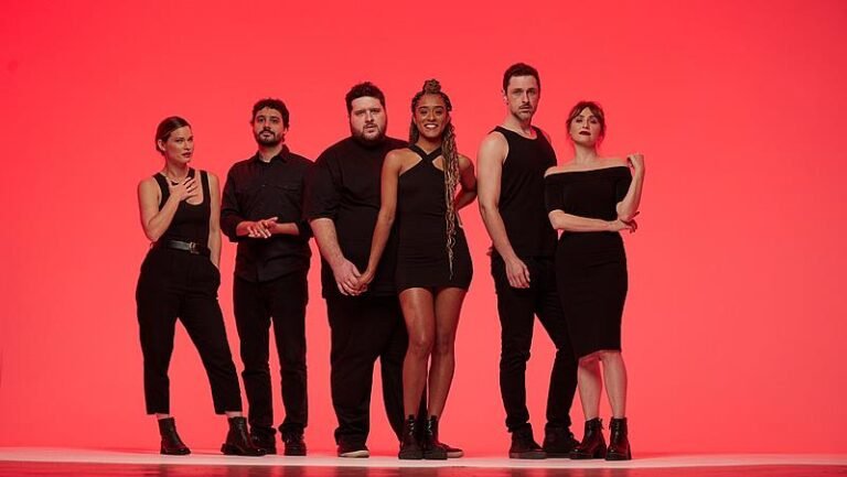 Comédia romântica musical Canções que eu guardei pra você homenageia grandes vozes femininas da música pop brasileira e estreia dia 17 de janeiro no Teatro Clara Nunes