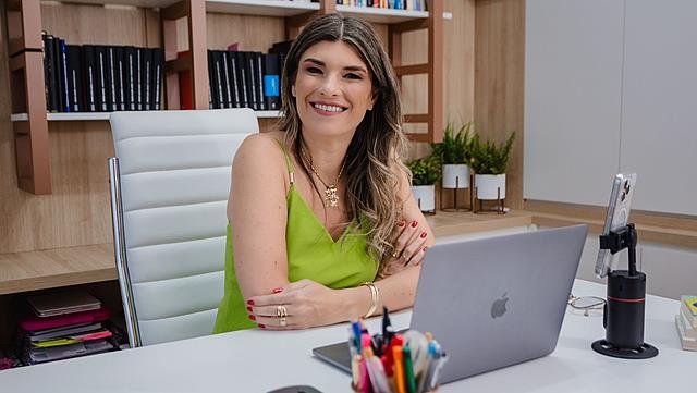 Renata Camargo: Uma Jornada de Dedicação e Transformação pela Psicologia