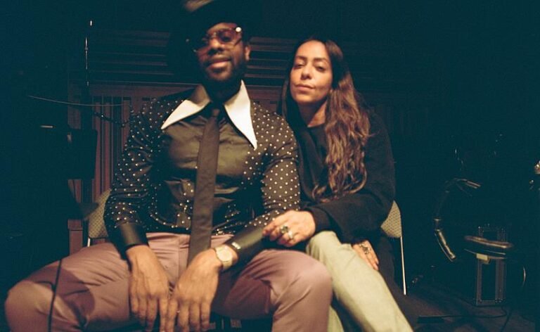 Samantha Schmütz e o compositor americano Adrian Younge se reúnem  no single “Depois do Amor”