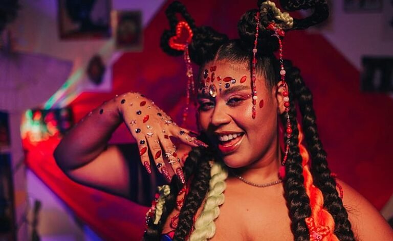 Luiza Nobel lança single e videoclipe “Só de Calcinha”
