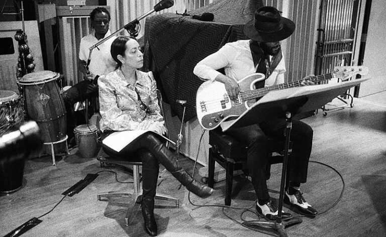 Samantha Schmütz lança o single “Samba Canção” junto a Adrian Younge