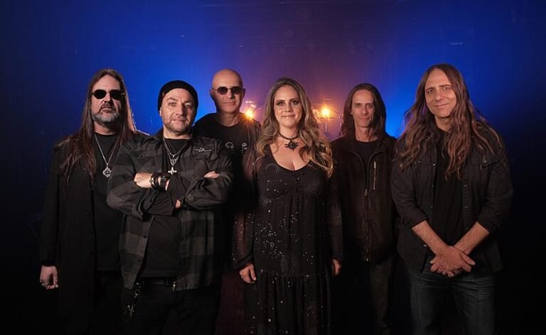 Twilight Aura divulga single com participação do saudoso Andre Matos