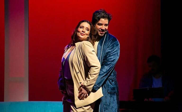 Inspirada na obra de Roberto Carlos, a comédia romântica “Detalhes de Nós Dois”, com Helga Nemetik e Pedro Henrique Lopes, fará duas apresentações, nos dias 5 e 6 de julho, no Teatro Multiplan, na Barra da Tijuca