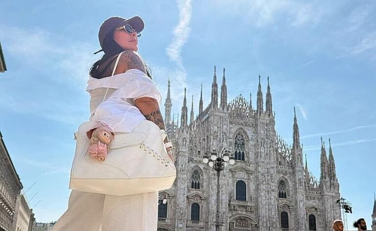 Adriana Muller viaja para a cidade da moda acompanhada do marido, o jogador Lincoln Henrique