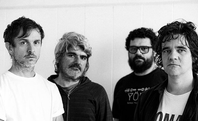 Forgotten Boys fazem show gratuito no CCSP com repertório especial