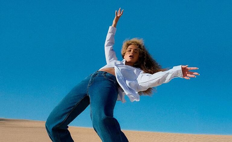 Ella Eyre anuncia o aguardado e deslumbrante segundo álbum “everything, in time”