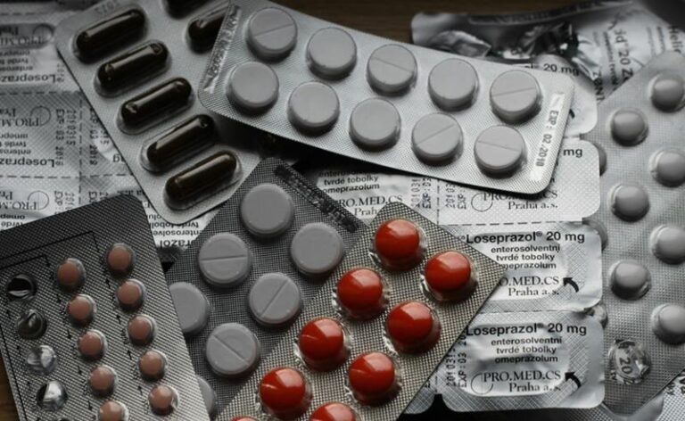 Nova regra limita private labels em medicamentos e desafia redes de varejo