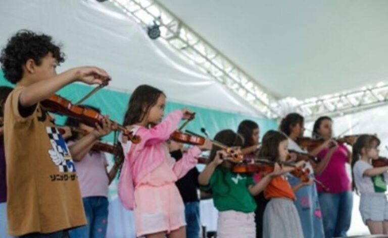 Arte como ferramenta de transformação: Ação Cultural do Festival Artes Vertentes promove formação artística gratuita para mais de 200 crianças e jovens da periferia de Tiradentes