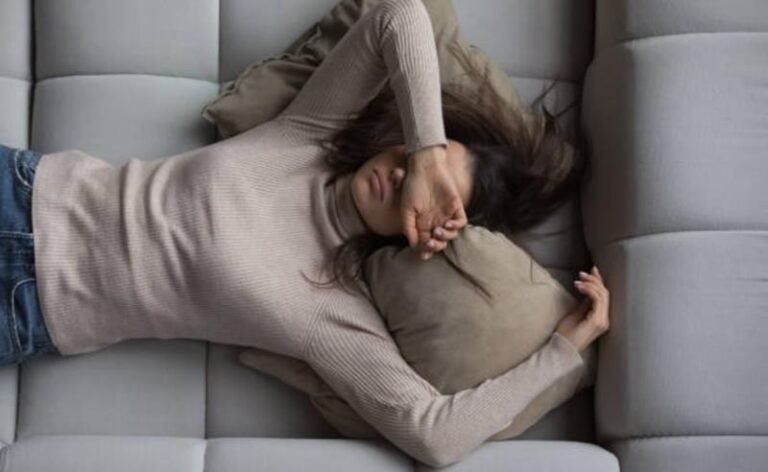 A dor que ninguém vê: como a saúde mental influencia a dor física e o papel da fisioterapia humanizada