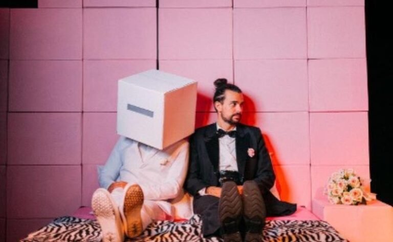 Espetáculo de Vitor DiCastro, influencer e ator, é destaque de programação cultural gratuita na capital