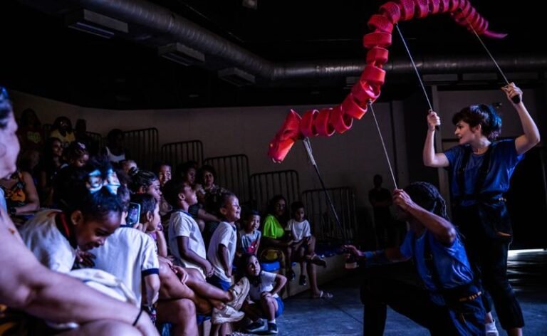 Peça premiada, Fábrica de Nuvem chega ao Centro Cultural Banco do Brasil Belo Horizonte