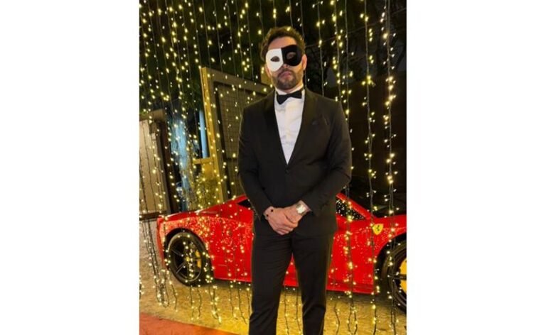 Doutor Fúvio Luca brilha no baile de máscaras da UNIKKA FARMA