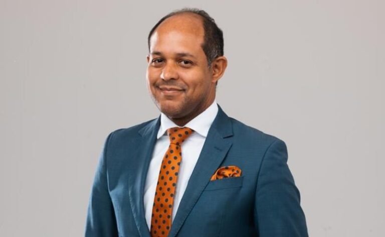 Saiba como a linguagem pode fortalecer a liderança feminina e combater o assédio no trabalho Externa