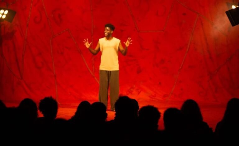 Resistência, arte e representatividade: aclamado por público e crítica, “Quebrando Paradigmas” volta aos palcos no Teatro Municipal Ipanema Rubens Corrêa