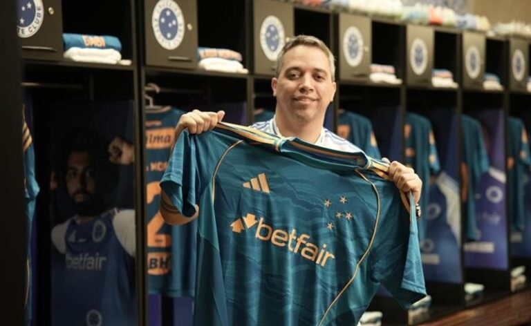 De pai para filho: Xandin é o novo ‘Betfera do Mês’ e celebra amor de gerações pelo Cruzeiro