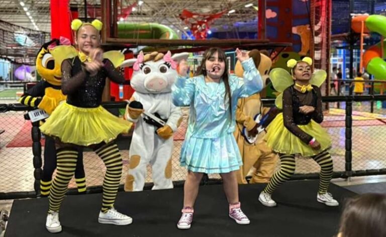 Sandy Mel encanta o público em show especial no Morumbi Park neste domingo