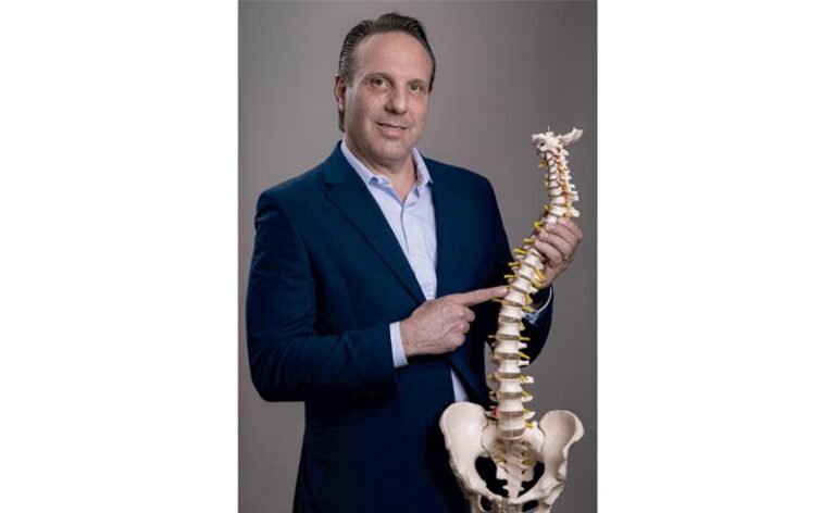 Tiago Iorc é internado com hérnia de disco e médico explica como o problema se desenvolve