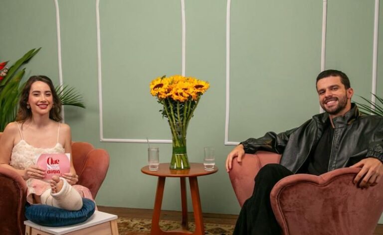 De Minas para o Mundo : Lucas Miranda detalha trajetória, o “Divisor de Águas” de “Vermelho Sangue” e o lançamento de seu primeiro EP no Podcast “Que Não Saia Daqui”