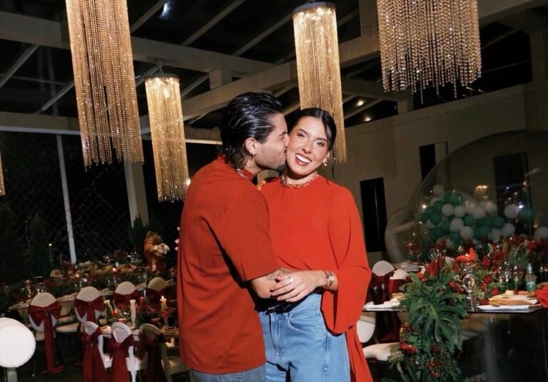 AGORA: ZÉ FELIPE E ANA CASTELA JUNTOS COM AS MARIAS, O JOSÉ E A IRMÃ DA CANTORA NA CEIA DE NATAL