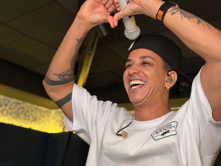 🎤 Bruninho Henrique: o cantor que transforma o pagode em energia contagiante