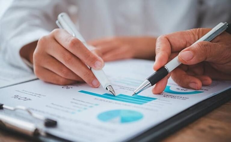 Falta de estrutura financeira compromete decisões estratégicas em empresas de serviços no Brasil