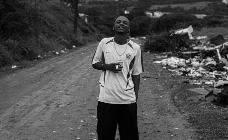 Pneu lança EP “Maior que o Amor só o Ódio”