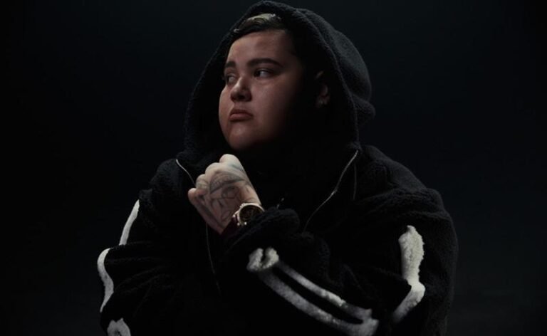 FloyyMenor bate recorde histórico com “GATA ONLY”