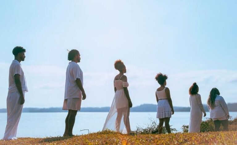 Espetáculo “Na Beira da Imensidão – Histórias Sul-Realistas” circula por três espaços de São Paulo em abril