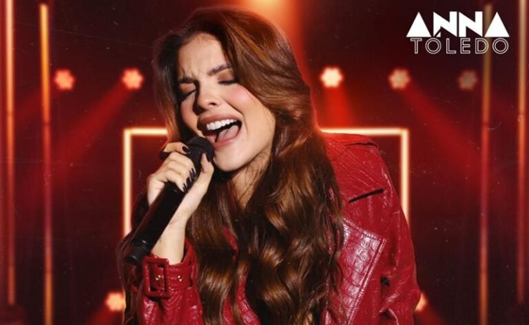 Dando continuidade no projeto “Proibido”, 
Anna Toledo lança “Emocionada”