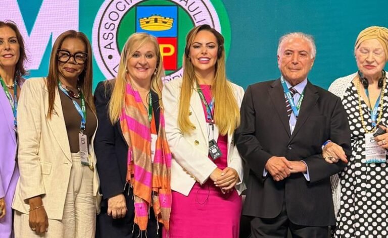 Regina Nunes participa de painel sobre liderança feminina no 68º Congresso Estadual de Municípios
