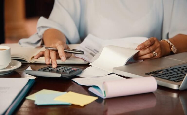 Reforma tributária e avanço do e-commerce pressionam empresas por mais eficiência e controle financeiro