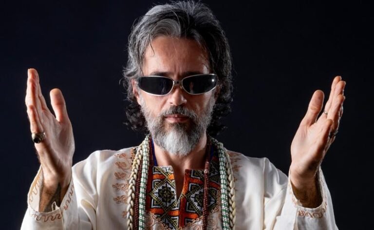 Lúcio Maia lança novo álbum futurista, psicodélico e diverso