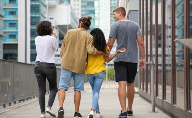 Educação bilíngue se consolida como estratégia para formar profissionais globais das gerações Z e Alpha