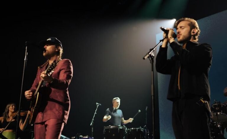 Quem é Rafael Witt, brasileiro que abriu shows do The Lumineers e subiu ao palco com a banda em Curitiba e São Paulo