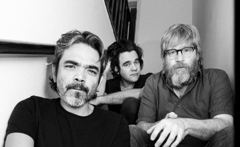 Riviera Gaz expande seus horizontes no novo disco “Catacroma”