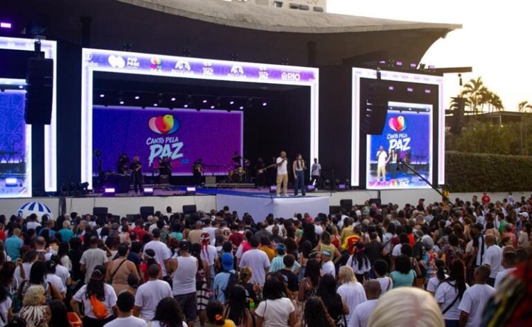 Multidão lotou o Parque Madureira na 3ª edição do Canto Pela Paz no Rio de Janeiro