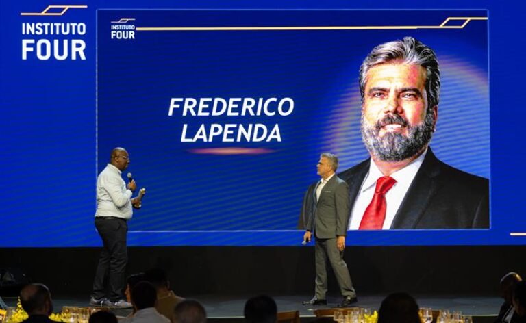 Wellington Vitorino e o cineasta Frederico Lapenda anunciam o Prêmio GRIT
