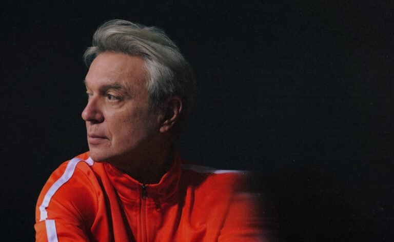 David Byrne lança edição digital deluxe do álbum ‘Who Is The Sky?’ e revela o novo single “My Madness”