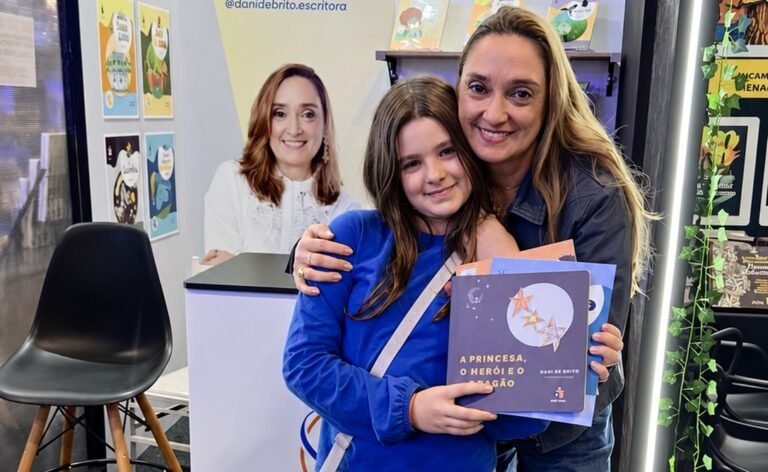 “Mas eu venho te encontrar”: vínculo entre Dani de Brito e jovem leitora atravessa edições da Bienal do Livro
