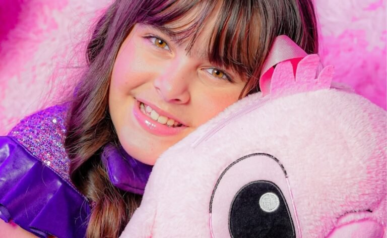 Rick Bonadio produz e dirige novo trabalho de Sandy Mel