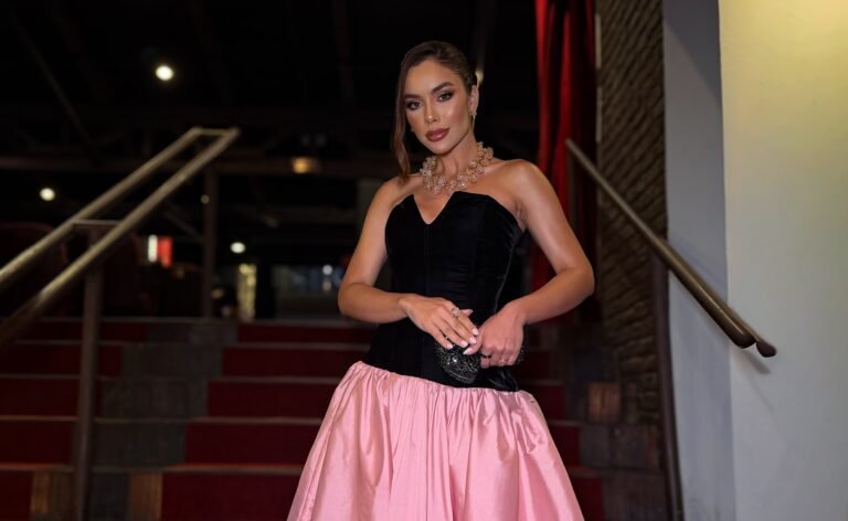Giovanna Veríssimo entrega joia da Herreira à Miss Brasil Beleza Internacional