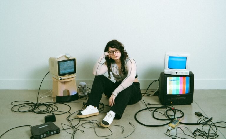 Madds Buckley lança o novo álbum ‘A Simple Binary and a Complex Phrase’